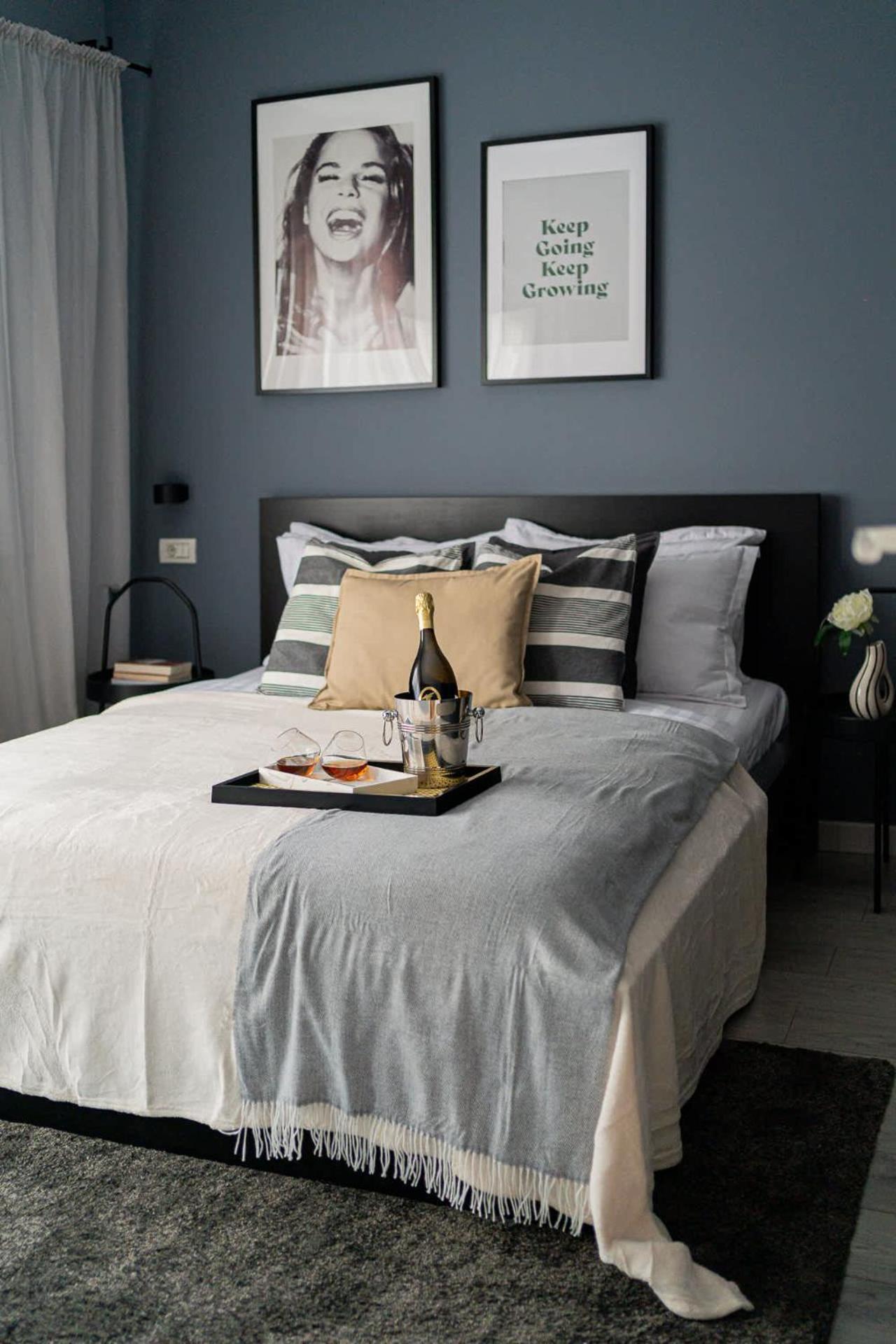 Chic Black & White 2Br Retreat On Dambovitei Bukarest Exterior foto