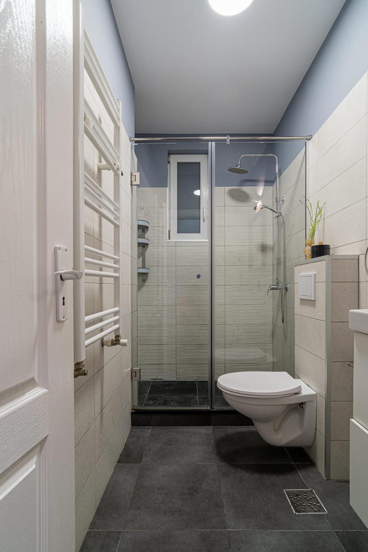 Chic Black & White 2Br Retreat On Dambovitei Bukarest Exterior foto