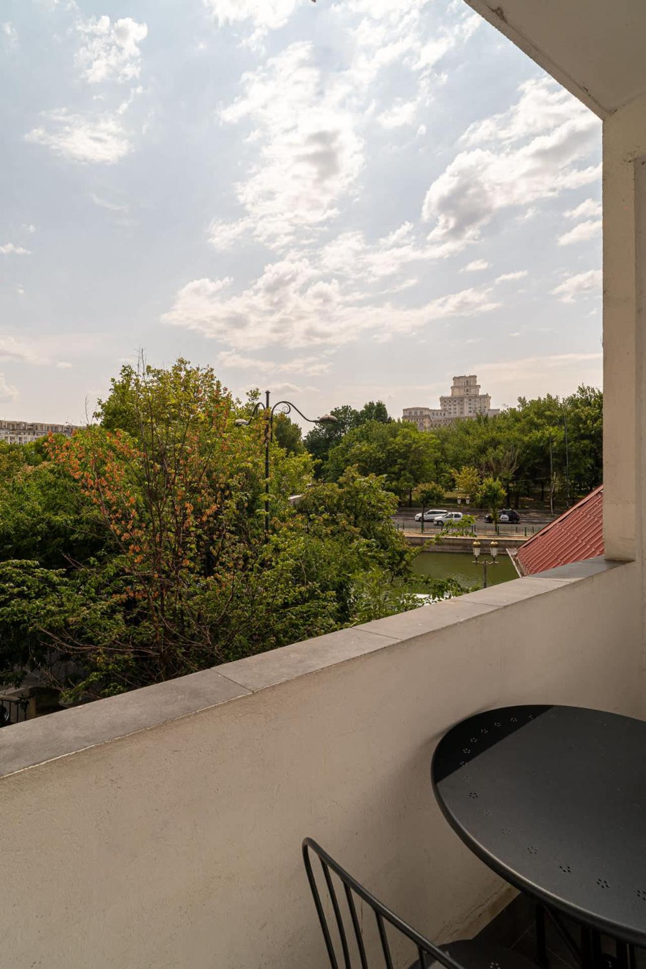 Chic Black & White 2Br Retreat On Dambovitei Bukarest Exterior foto